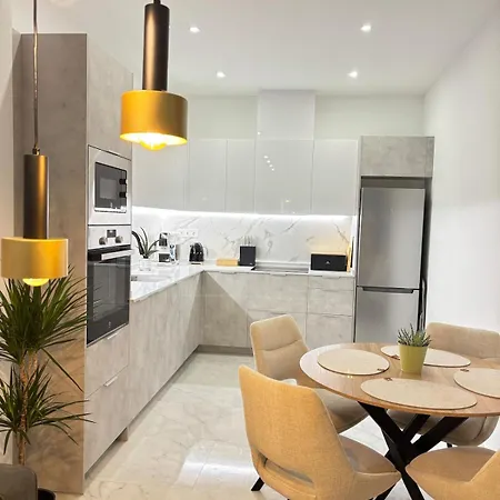 Modern And Exclusive 50m From Sea Center Торевьиа